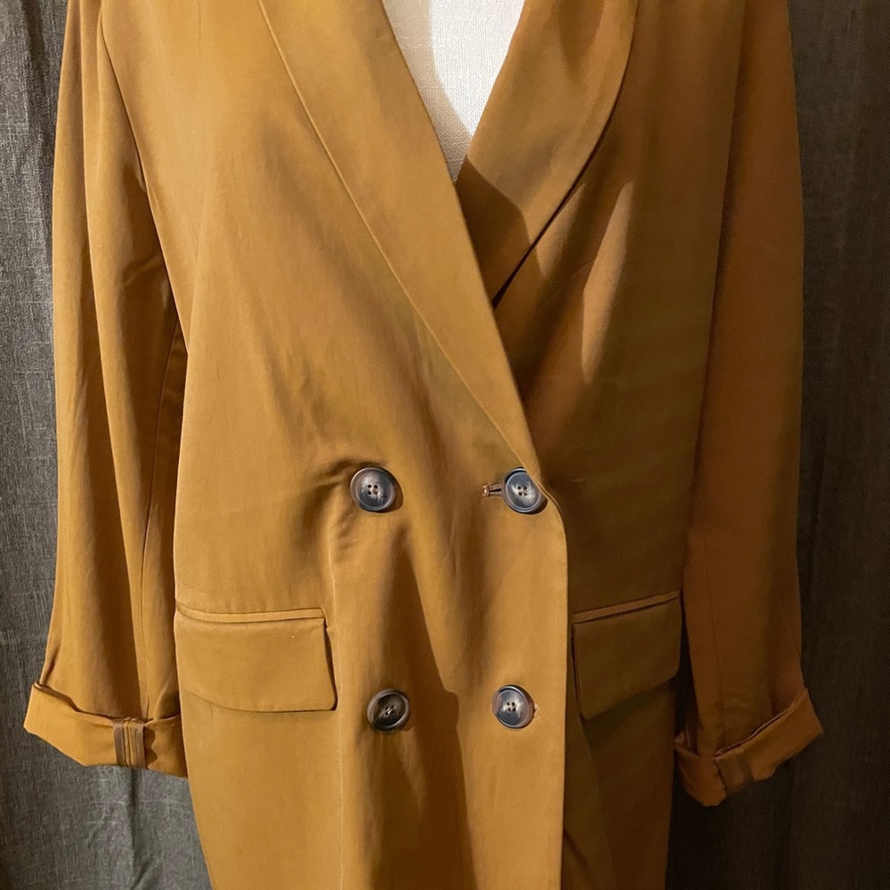 Elizabeth & James Blazer as L